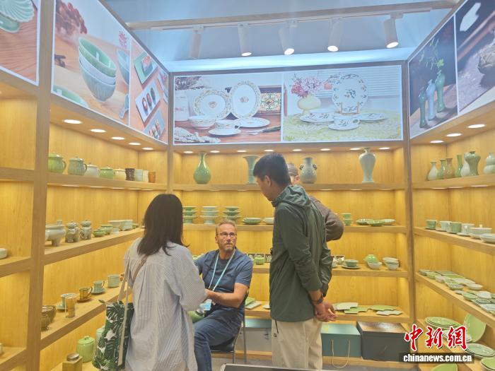 浙江龙泉：侨贸一体化打通山区产业出海路