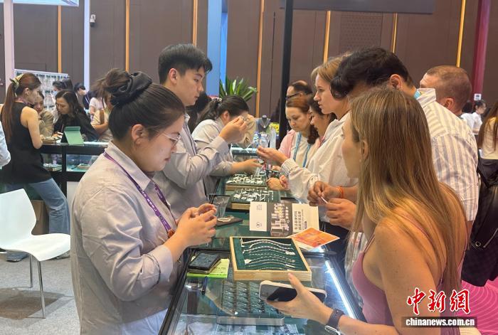 广交会观察：融入东方美学 中国好物更有“