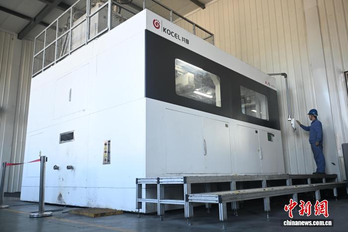 戈壁钢城“智造”升级：电池铝箔“链”全球