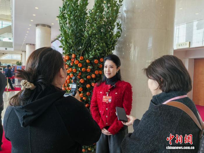 音乐家郑培钦谈戏曲发展：少点“饭圈”多点“出圈”(图1)