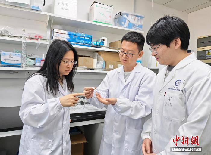 中国侵入式脑机接口技术连续造福患者的背后:抱以希望、审慎看待(图2) 中国侵入式脑机接口技术连续造福患者的背后:抱以希望、审慎看待(图2)