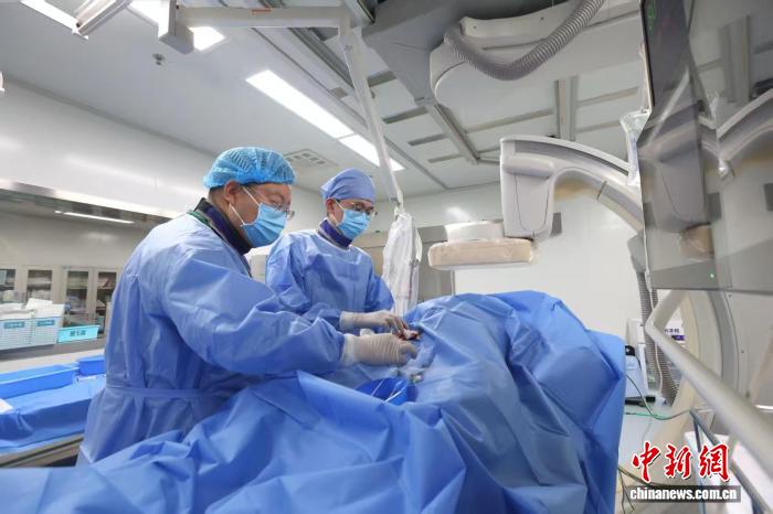 湖北襄阳人大代表建言深化医养结合筑牢健康防线