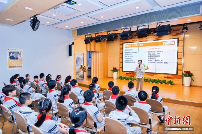专家：儿童青少年体重管理核心在于吃动平衡