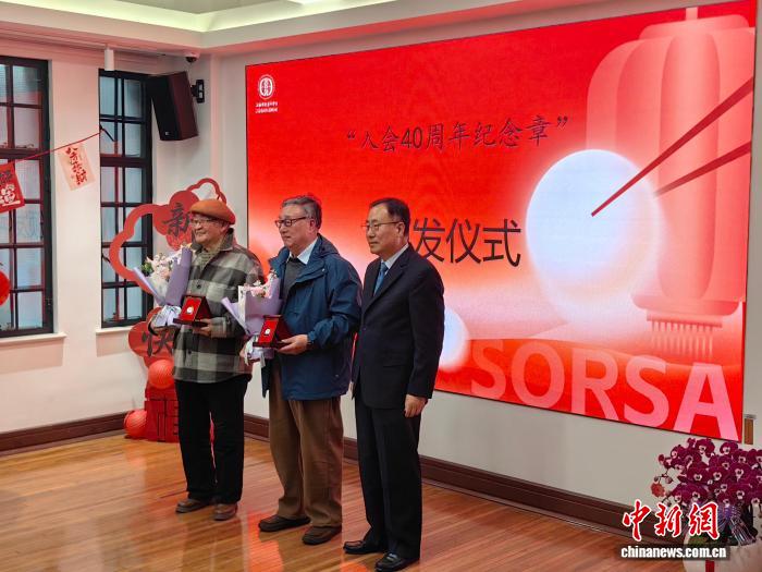 特写：歌声寄乡愁、汤圆暖人心 上海海归“回家”叙深情(图3)