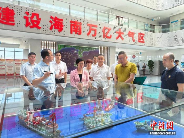 （全国两会）关注种业创新 全国政协委员过建春建议围绕产业链布局创新链(图2)