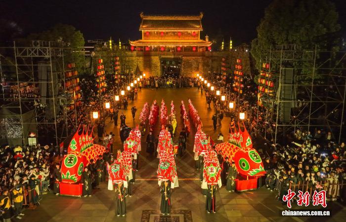 （走进中国乡村）徽州鱼灯跨界“出圈” 创新融合让年味更浓