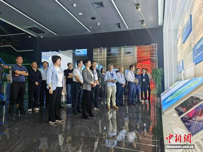 （全国两会）关注种业创新 全国政协委员过建春建议围绕产业链布局创新链