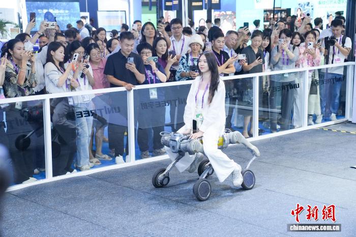 一条“代表通道”  看见广西发展新貌(图2)