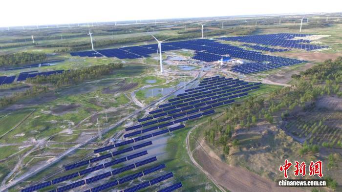 （全国两会）全国人大代表建言电力能源高质量稳健转型