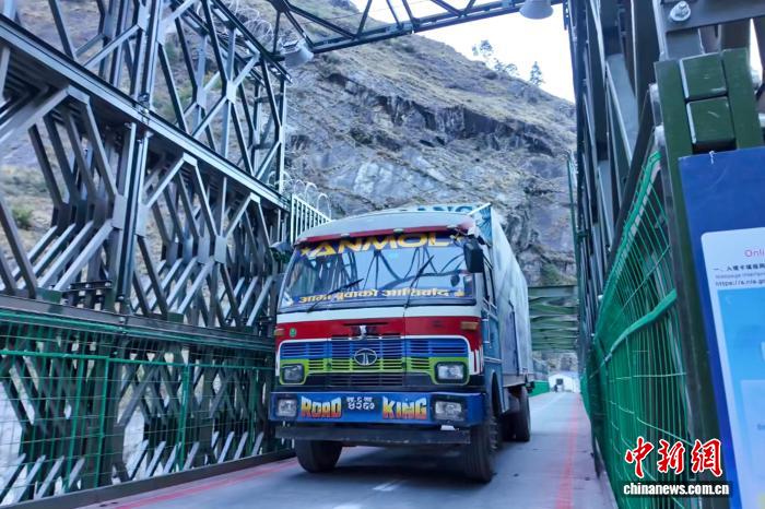 尼泊尔驻拉萨总领事：西藏人民正享受现代化并保存了古老的文化(图2)