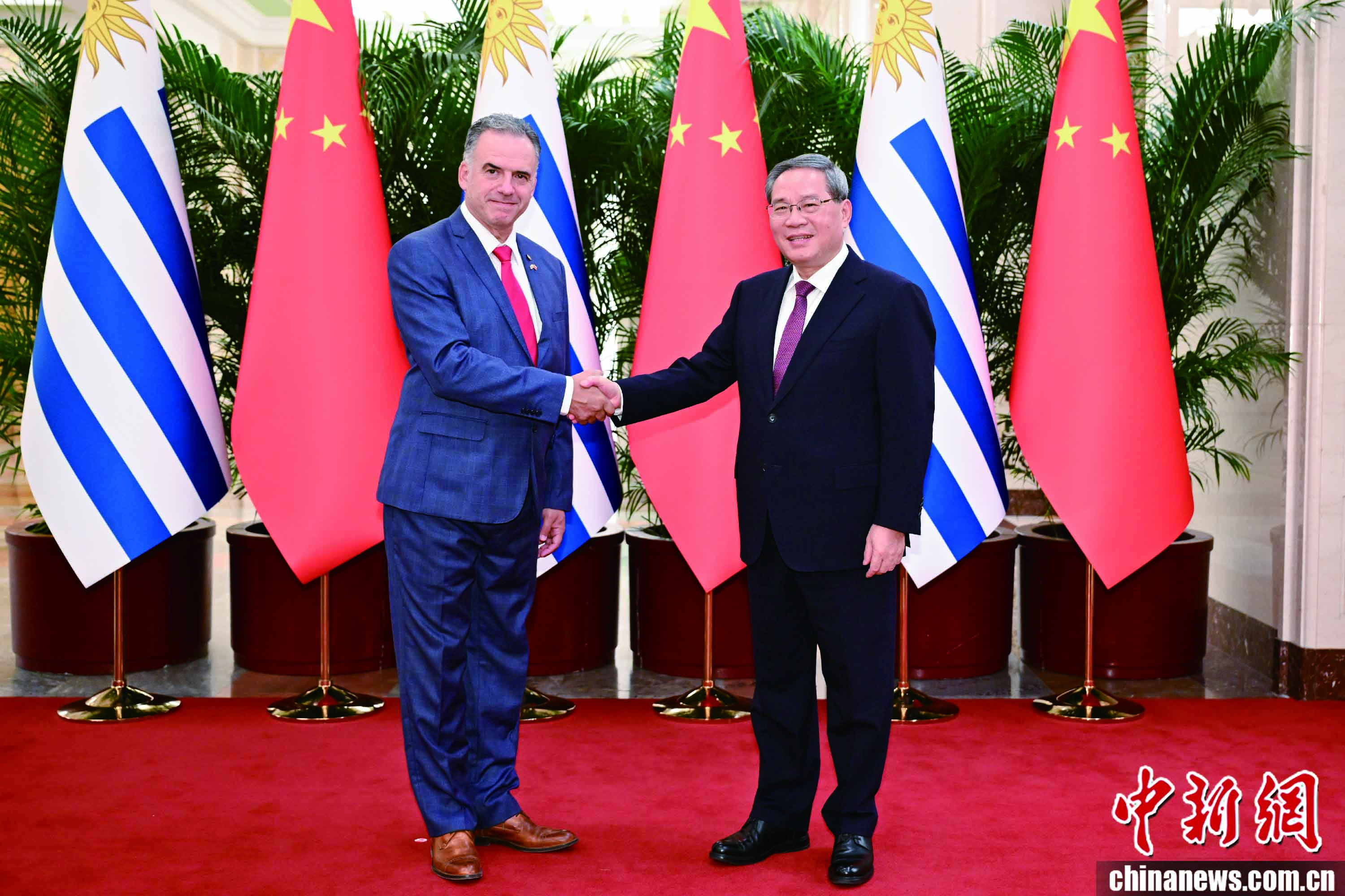 李强会见乌拉圭总统奥尔西(图1)