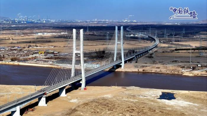 明日通车！包银高铁全线贯通运营(图1)