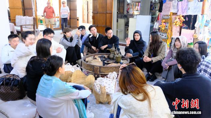 阿联酋驻华大使馆：希望青年交流在阿中文化交流与文明对话中发挥关键作用(图1)