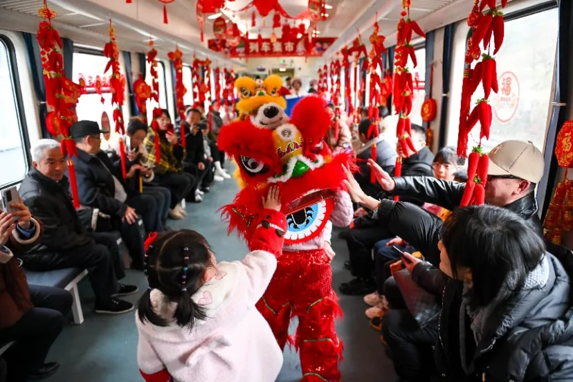 东西问｜从春运看中国(图3)