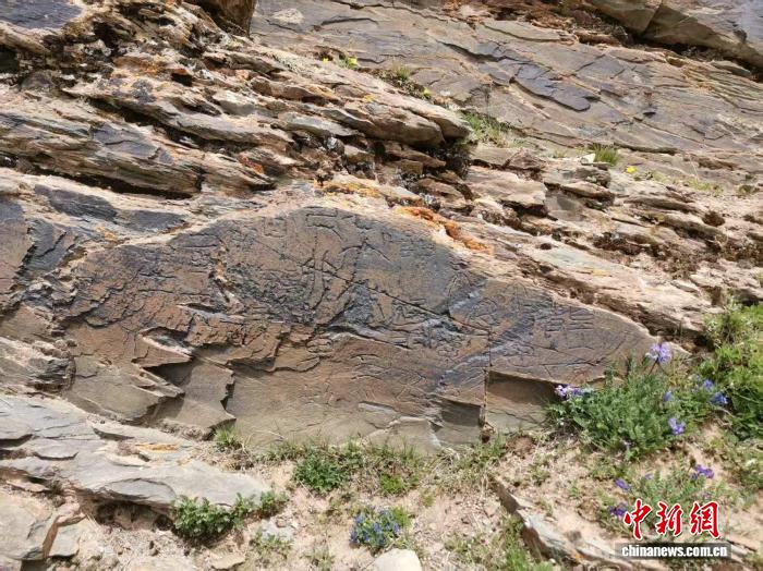 （全国两会）青海保护、发掘、传播“秦篆映藏乡”多民族共发展故事(图1)