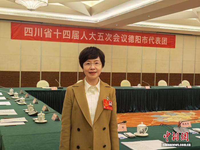 四川省人大代表吴泳:建议系统推进“老幼共托”服务体系建设(图1) 四川省人大代表吴泳:建议系统推进“老幼共托”服务体系建设(图1)