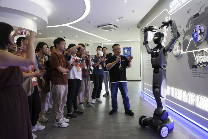 凝聚复兴伟力 绘就时代华章——2025年宣传思想文化事业开创新局面(图8)