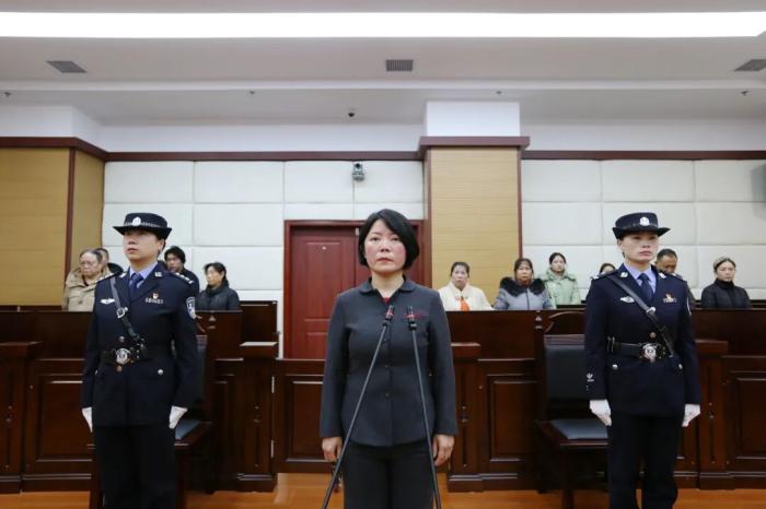 贵州省贵阳市委原常委、市委宣传部原部长孙绍雪受贿、洗钱案一审宣判(图1) 贵州省贵阳市委原常委、市委宣传部原部长孙绍雪受贿、洗钱案一审宣判(图1)