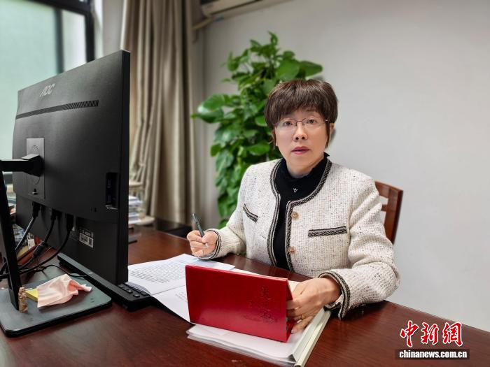 全国人大代表张咏梅：AI时代，要掌握教育“双代码”