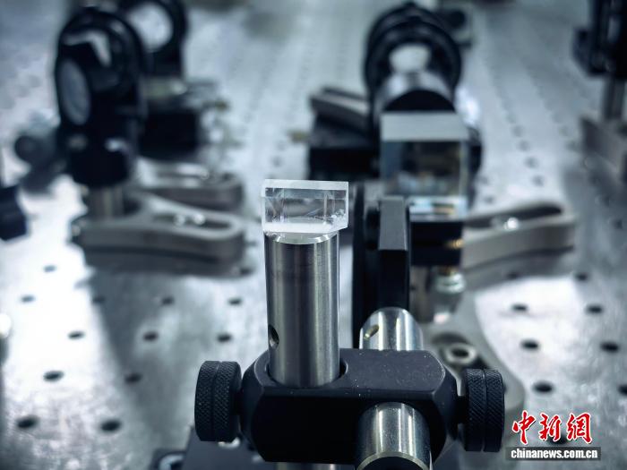 “中国牌”晶体上新 提升全固态真空紫外激光器功能