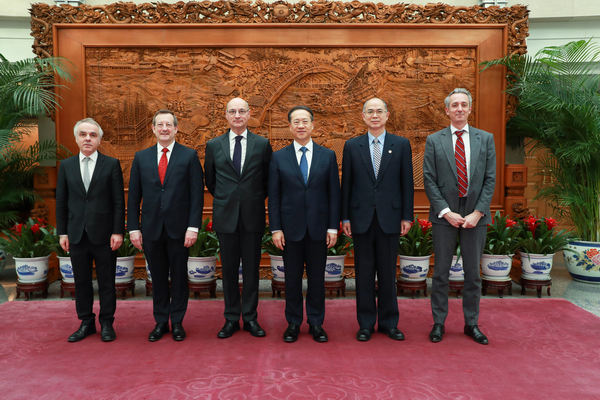 外交部副部长马朝旭同法国外交部政治和安全总司长蒙多洛尼举行第三次中法外交部政治磋商