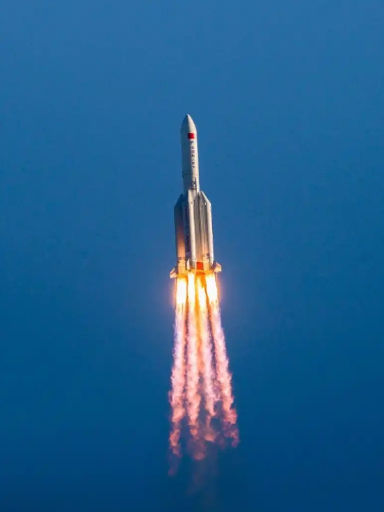 长征二号丙火箭一箭三星发射成功，圆满完成长征系列第 608 次飞行(图2)