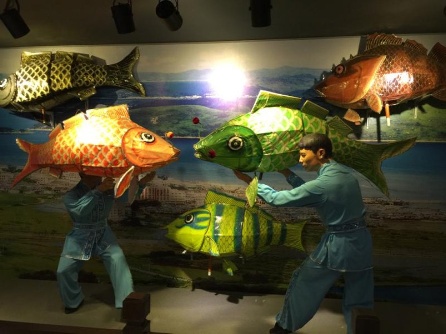 300年鱼灯舞连繫深港民心(图2)