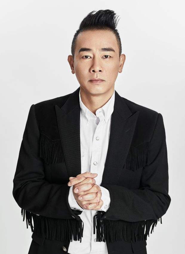 陈小春厦门夺「亚洲全能艺人」大奖，《Stop Angry》荣获2018年度金曲(图2)