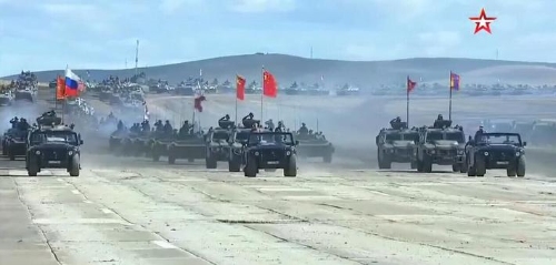 精锐倾巢出动海陆空立体实战 ﻿中俄明星装备军演合力“亮剑”(图2)