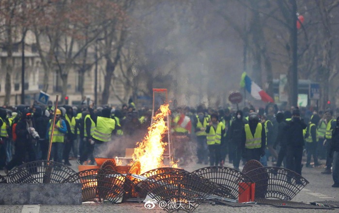 ﻿巴黎环保遊行变骚乱 164人被捕(图1)