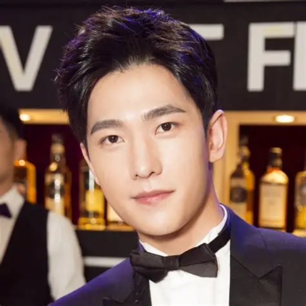 娱乐新闻 | 明星动态、影视综艺与娱乐圈最新资讯提供权威、及时、深度的娱乐新闻报道，包括明星动态、影视作品信息、综艺节目追踪及娱乐圈热点事件，满足粉丝和公众对娱乐产业的关注与解读需求。(图1)